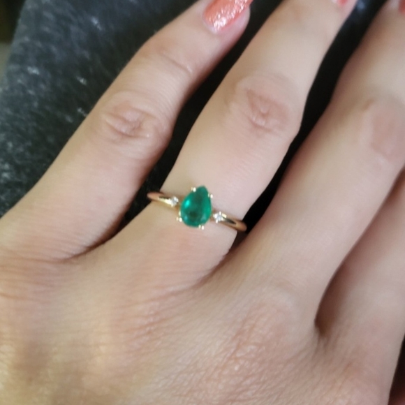 Natural Emerald and Diamond Ring - Picture 2 of 4